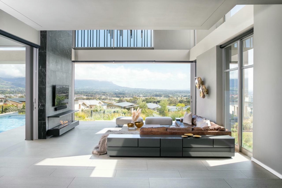 4 Bedroom Property for Sale in Stonehurst Mountain Estate Western Cape